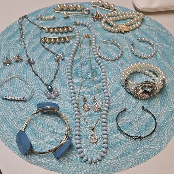 Engagment/Bridal Bundle! Tank, Tee, Sun Hat,Hand Bag, Jewelry Set. All Included!